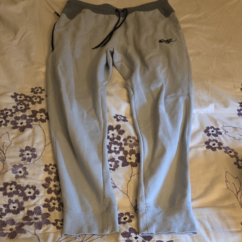 Nike Men's Light Gray Sweatpants